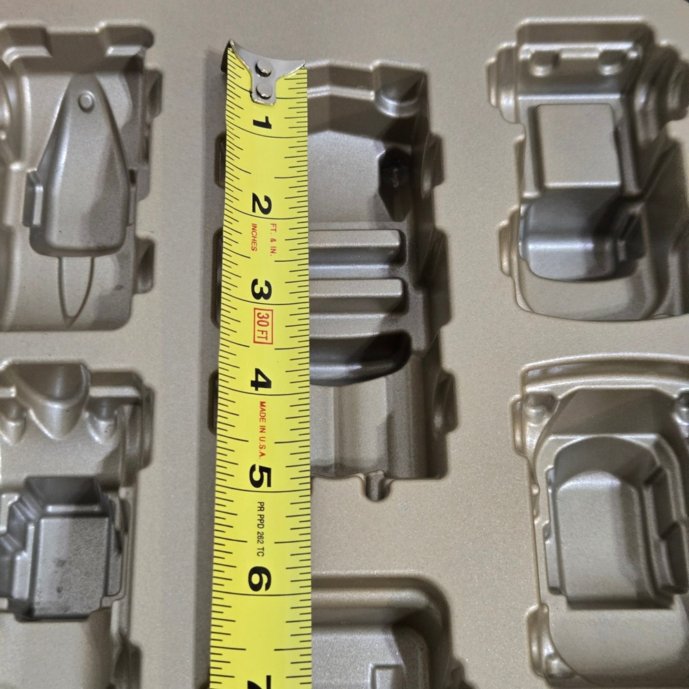 Nordic Ware Car Pan Gold Cast Aluminum sweet ride 8 Cavity Cake Mold 5 Cup USA - Picture 7 of 10